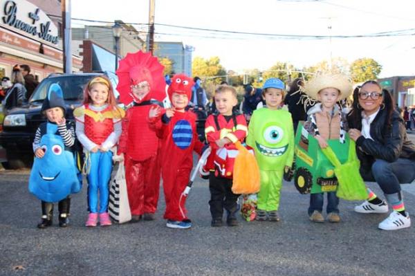 Image for event: Halloween Parade (Family, Birth - age 5)